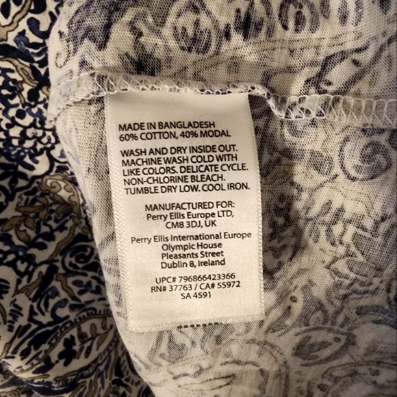 Womens short sleeve blouse floral design - Picture 5 of 5